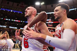 它更像是中 它更像是中